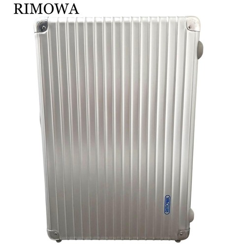 Rimowa carry case - 2, wheels